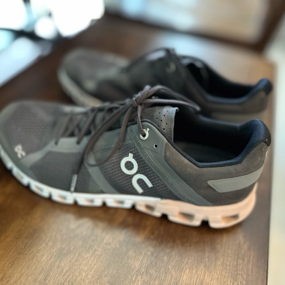 On cloud gray running shoes